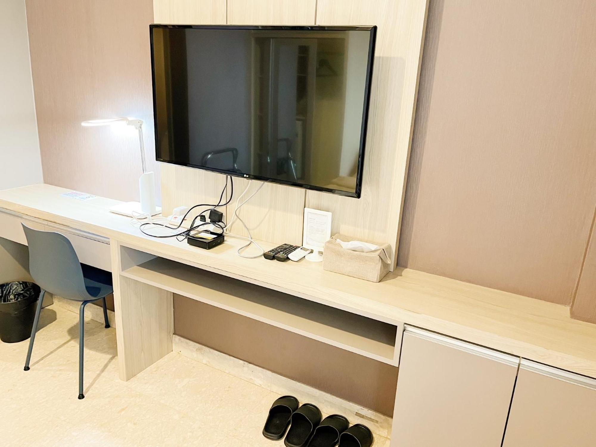 Gold Coast Pik Sea View Apartments By Longesuites Jakarta Zimmer foto